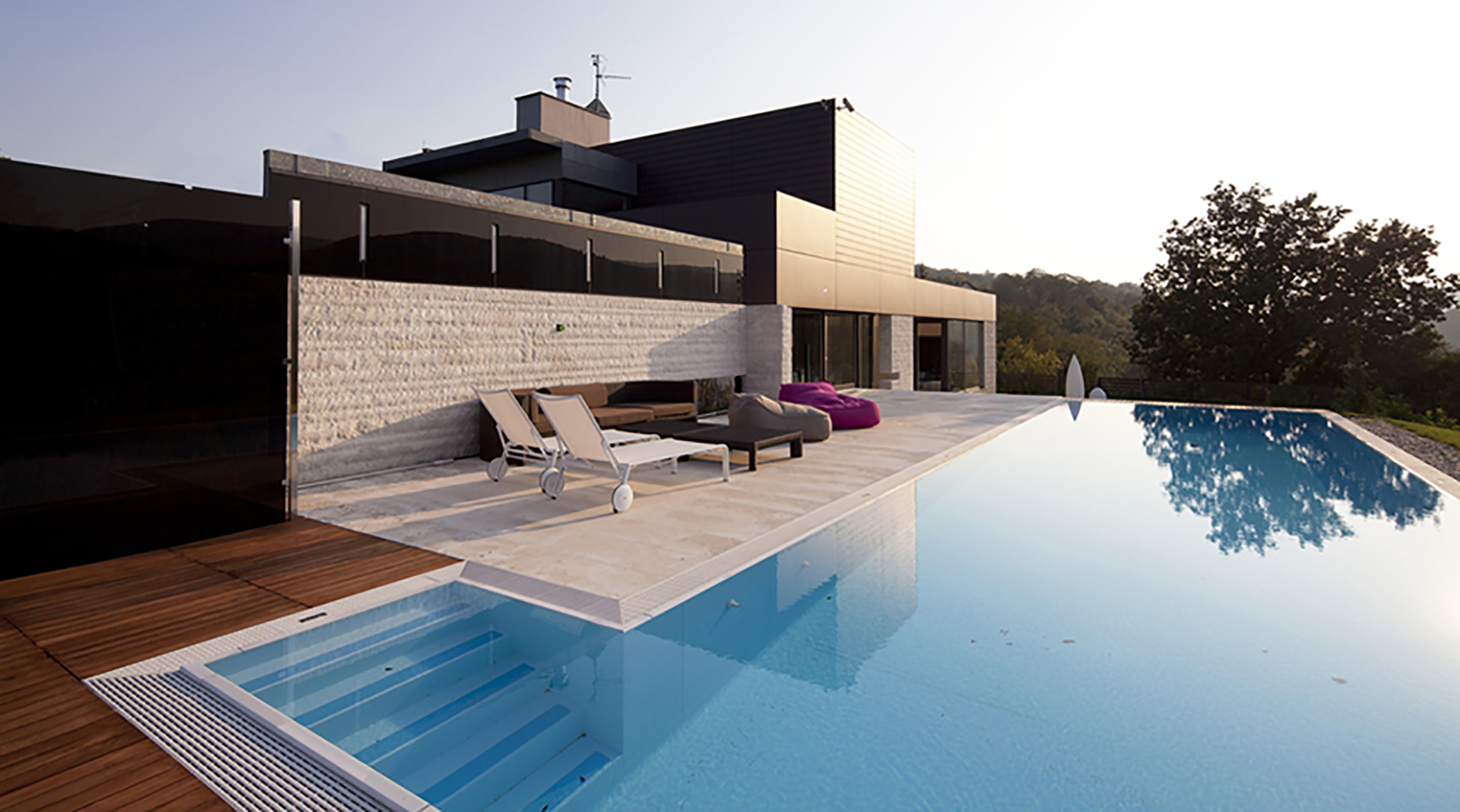 Venetian Pools Concrete In-ground Swimming Pool & Spa Design and Construction in Melbourne Venetian Pools Concrete In-ground Swimming Pool & Spa Design and Construction in Melbourne